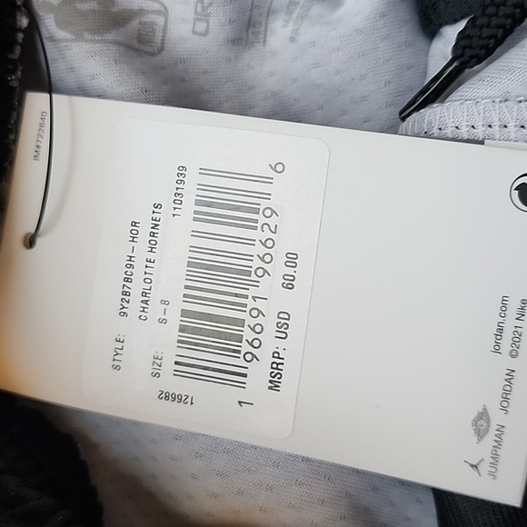 Hornets outfit - Picture 6 of 6